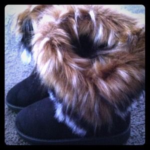 Super Cute Faux Fur Boots