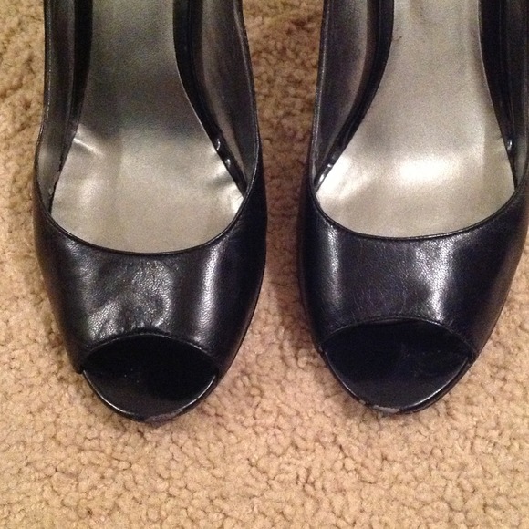 Nine West Black Peep Toe Heels - Picture 3 of 7