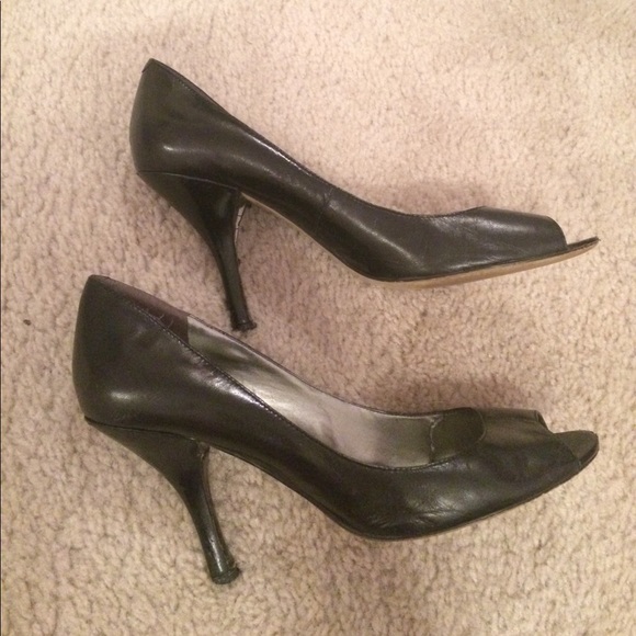 Nine West Black Peep Toe Heels - Picture 4 of 7
