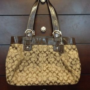 💢Reduced💢Authentic Large brown COACH Purse!