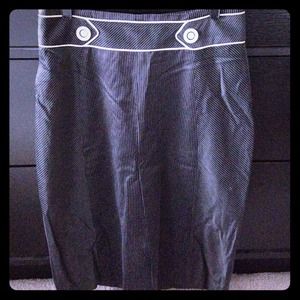 Bebe Pinstripe pencil skirt black and white sz 8