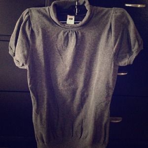 Gap grey short sleeved curled collarneck sz Medium