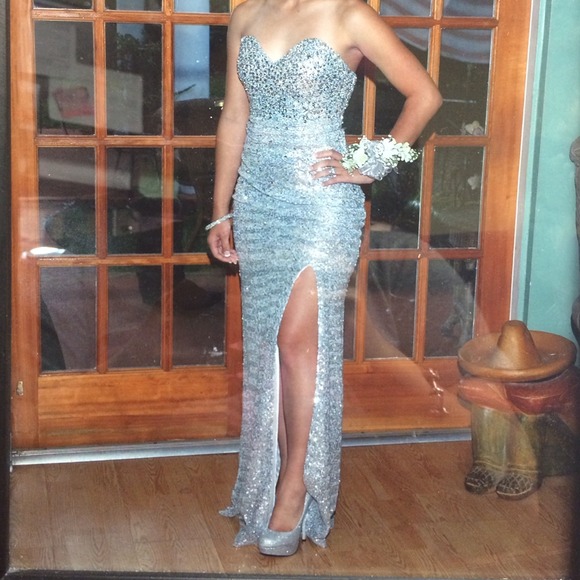 **REDUCED** Full sequined gown π HOST PICK π - Picture 4 of 4