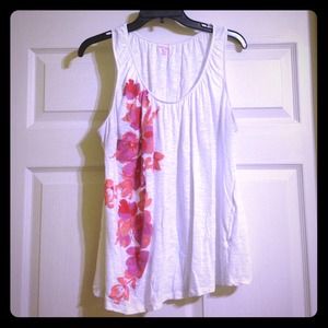 🚫BUNDLED🚫White Nursing Tank with Flower Detail