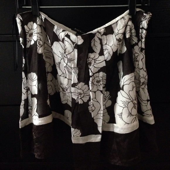 Bebe skirt, brown and white sz 8