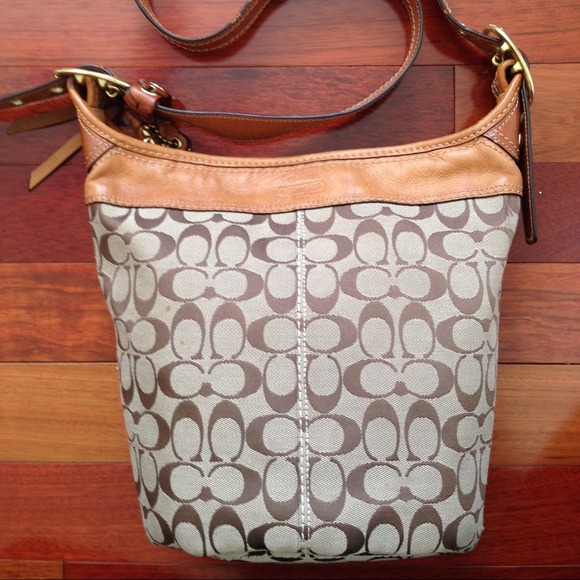 📍SOLD📍100% AUTHENTIC Coach crossbody handbag