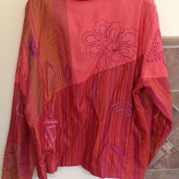 Muilti-colored jacket with detailed stitch. - Picture 2 of 4