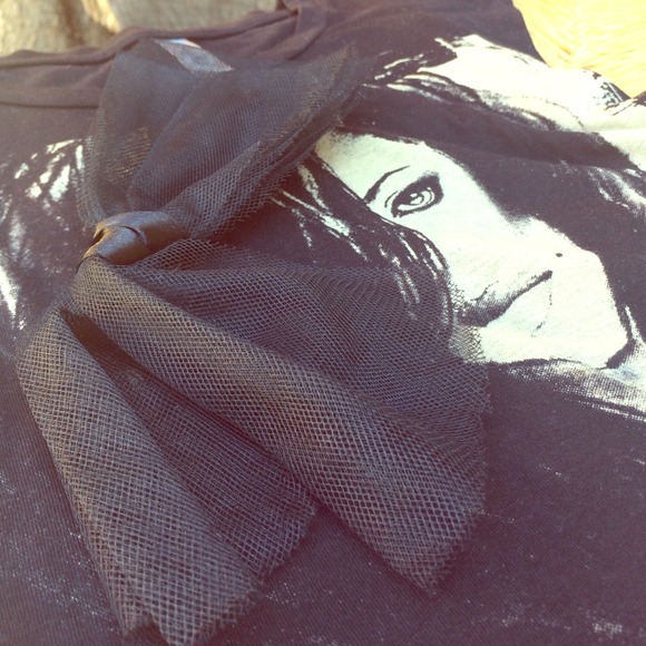 Long black shirt size S with 3D bow