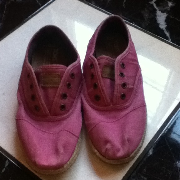 Toms