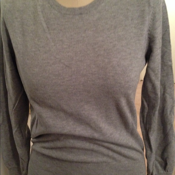 Classic Gray Sweater - Picture 4 of 4