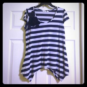 🚫Bundled🚫Blue and White Stripe Tee