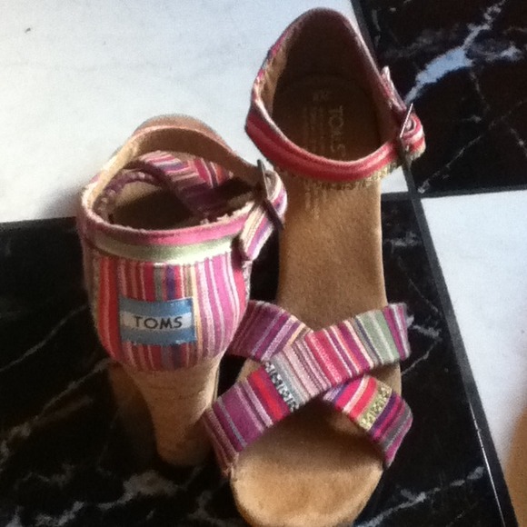 Toms wedge sandals