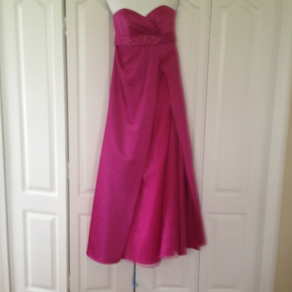 David's Bridal bridesmaid gown in watermelon - Picture 2 of 2