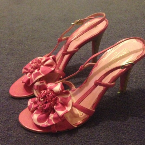 Pink shoes - Picture 2 of 2