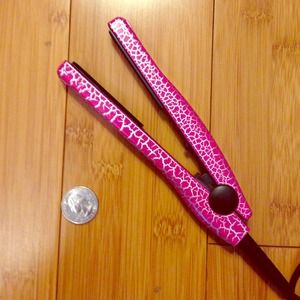 Pink crackle mini hair crimper Remington