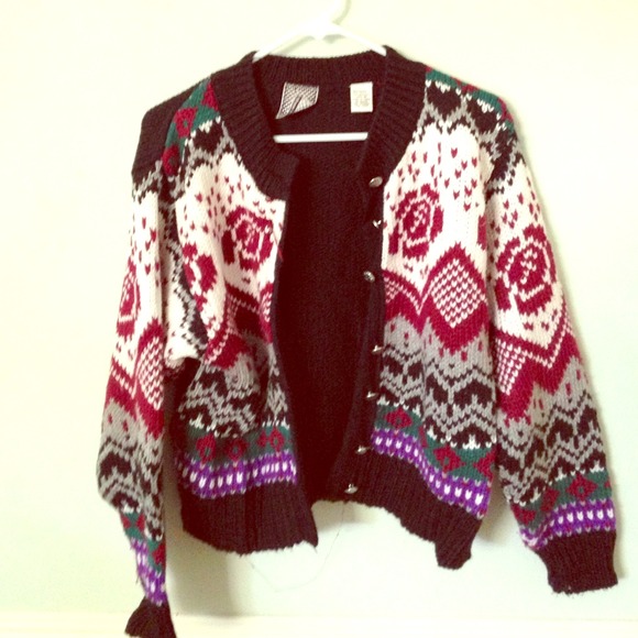 $reduced$ oversize sweater with buttons