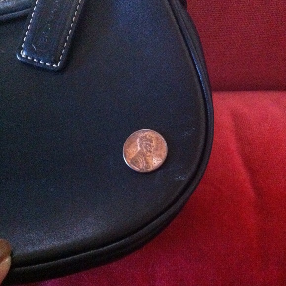 SOLD Vintage COACH hand bag. Black. - Picture 4 of 4