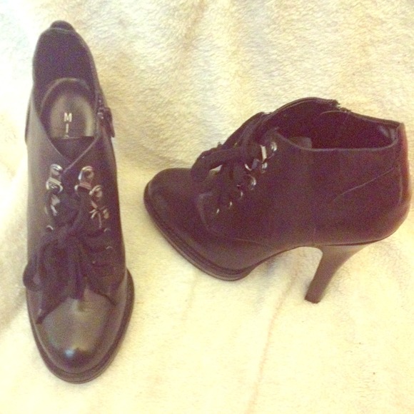 ✖️hold✖️ michael lace up high heel boots