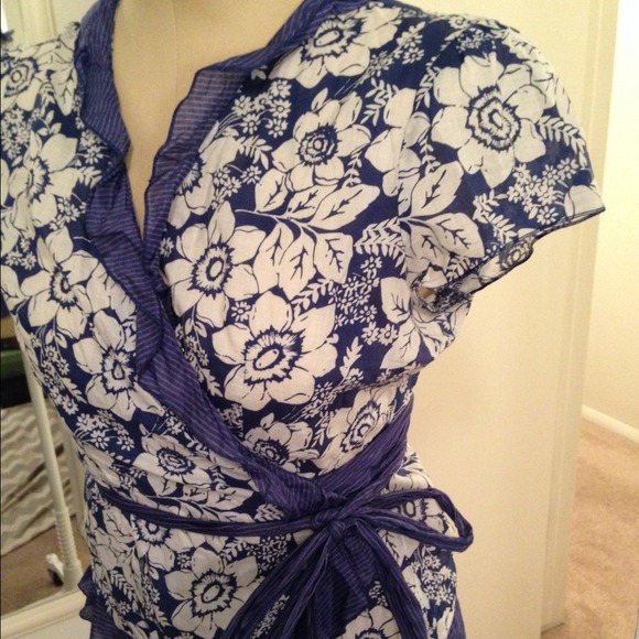 REDUCED PRICE: Floral Wrap Top - Picture 2 of 4