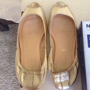 💯 Authentic Gold Louboutin Flats