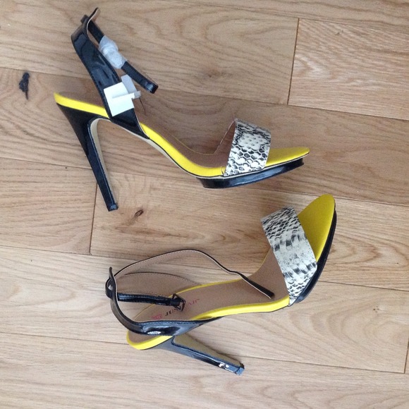 Snake-print pumps