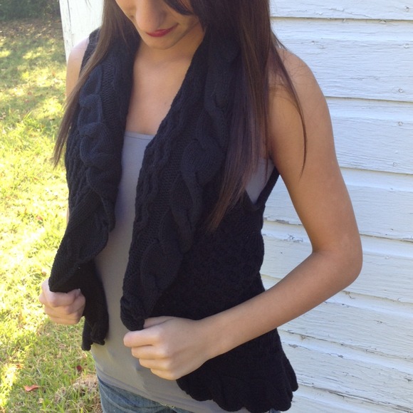 black knit cardi - Picture 2 of 4