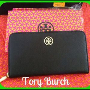 ❌SOLD❌ Tory  Burch Continental Zip Around Wallet