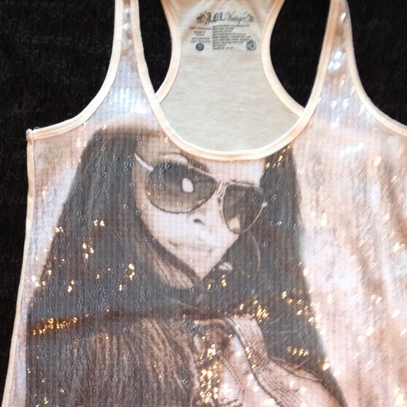 Sequined top💛 - Picture 2 of 2