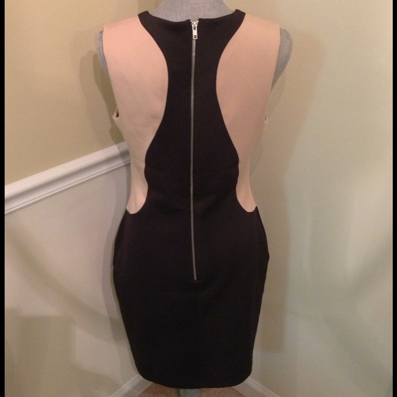 ⚡️Sale⚡️W118 by Walter Baker Scuba Sheath Dress - Picture 3 of 4