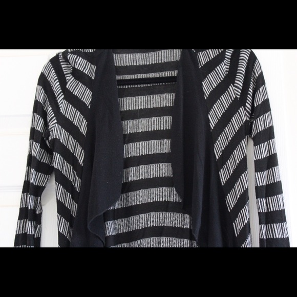 Buckle Daytrip Cardigan - Picture 2 of 2