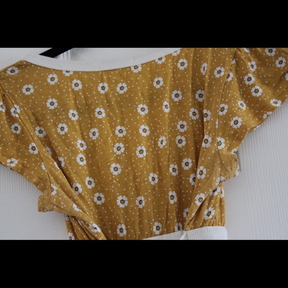 Forever 21 Floral Top - Picture 3 of 3