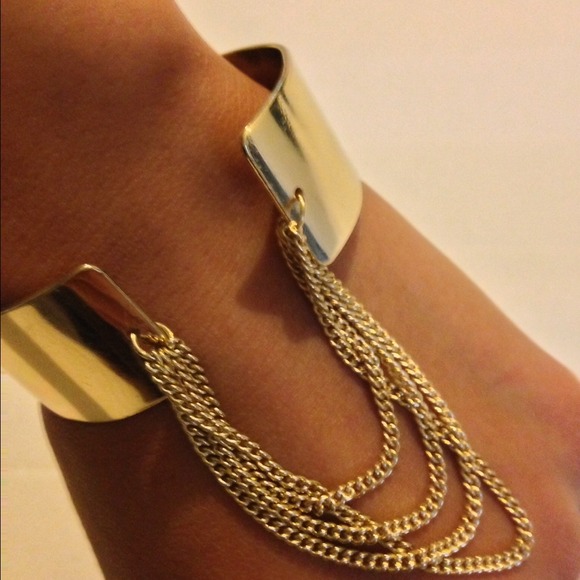 H&M Gold Dangle Chain Bracelet ! Adjust to size! - Picture 3 of 3