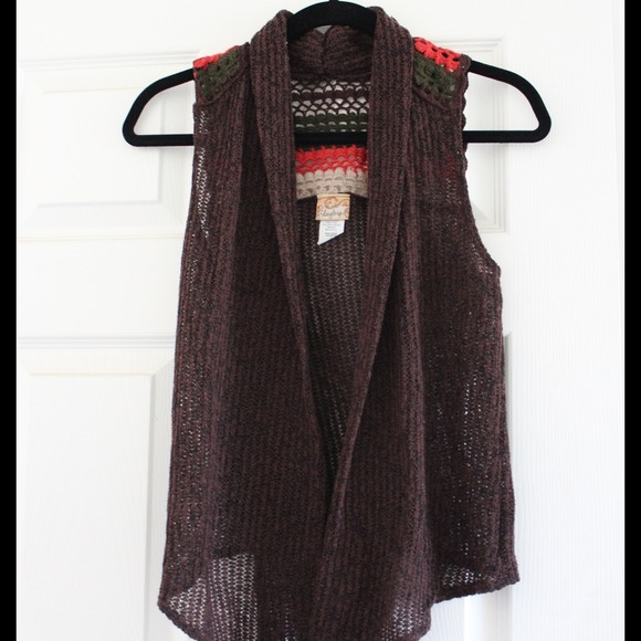 Buckle Daytrip Sweater Vest - Picture 3 of 3