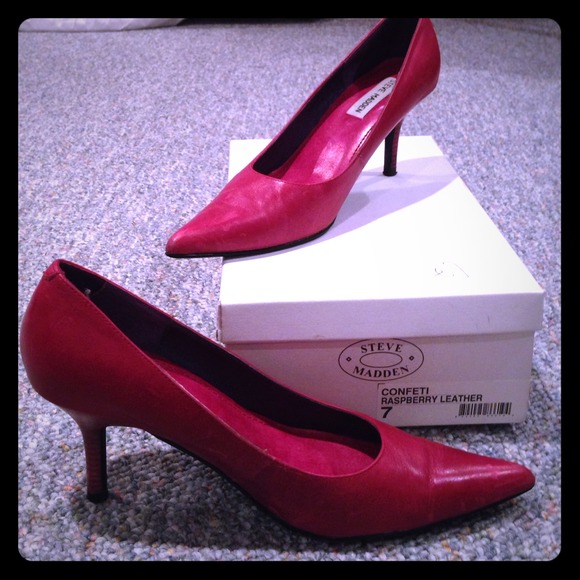 Steve Madden Confetti Raspberry leather pumps