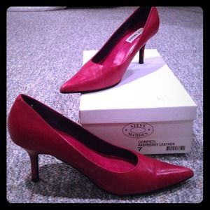 Steve Madden Confetti Raspberry leather pumps