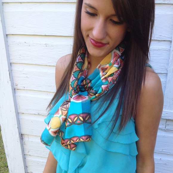 Scarf - Picture 3 of 4