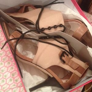 Super cute platform sandals!