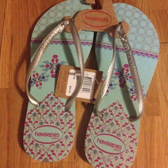 Havaianas Slim flip flops size 7/8  Gorgeous! NWT!