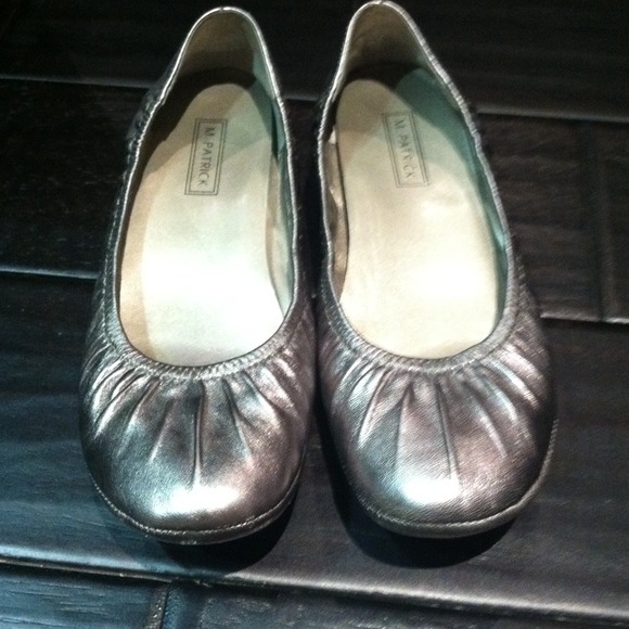 🌸M. Patrick silver flats!🌸