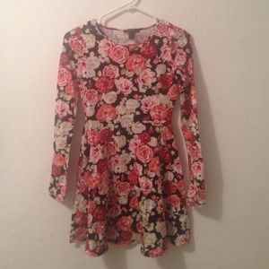 Forever 21 floral skater dress🌸