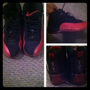 Black & Red retro 12