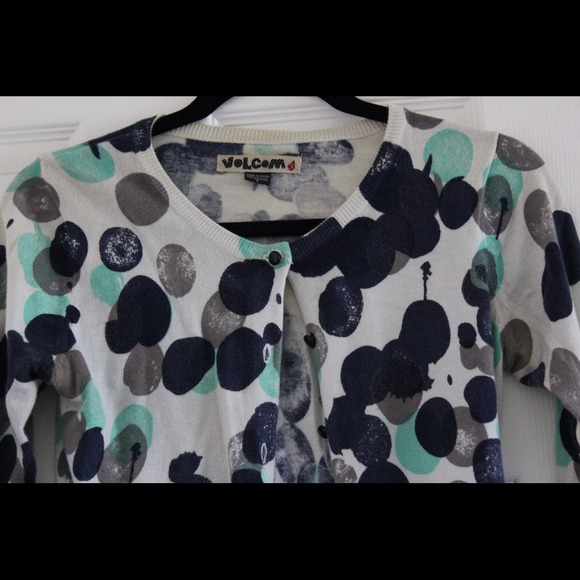 Volcom Cardigan - Picture 2 of 2
