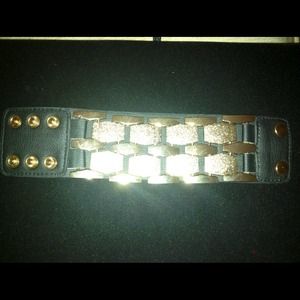 Reduced Genuine leather and gold cuff bracelet !