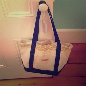 Vineyard vines tote. Limited edition.