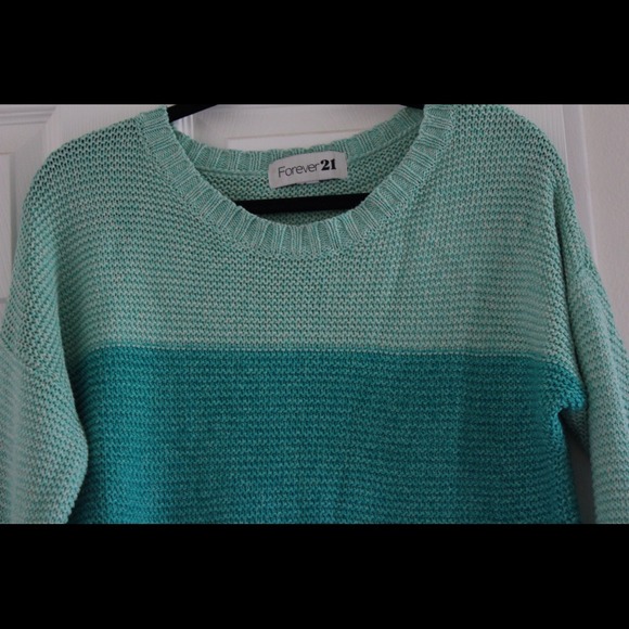 Forever 21 Ombe Sweater - Picture 2 of 2