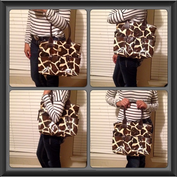 ON HOLD 💯Authentic Dooney Bourke Animal Print - Picture 2 of 4