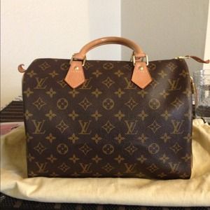 Louis Vuitton authentic classic monogram speedy 30