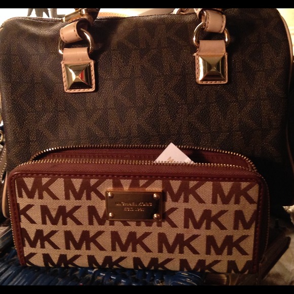 MK Grayson medium satchel w/ removable strap - Picture 1 of 3
