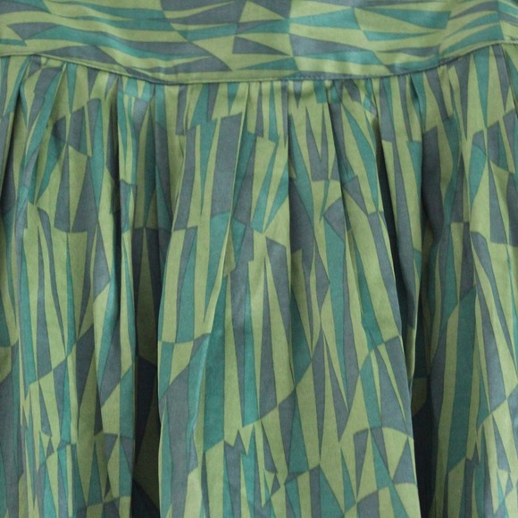 Forever 21 Green Silky Skirt - Picture 2 of 2