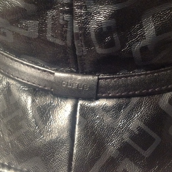 Black Guess Logo Hat